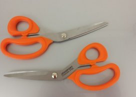  NOŻYCZKI OSTRZE TWARDA STAL+C.TITANIUM 21,8 CM SILIKONOWY UCHWYT