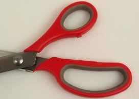 SCISSORS ZIG-ZAG 23 CM  ABS AND SILICON HANDLE