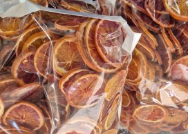 will be available around 10 - 20 June 2025 DRIED ORANGE SLICES BLOOD ORANGE 3.5 - 5.5 CM  - A -  RED COLOR 1 KG / PB 